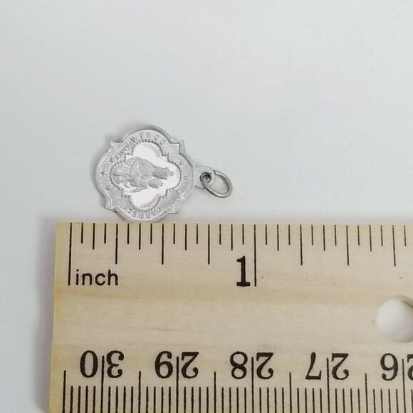 Vintage Jesus Religious Pendant Charm, Silver Tone Double Sided, Estate - Picture 5 of 8